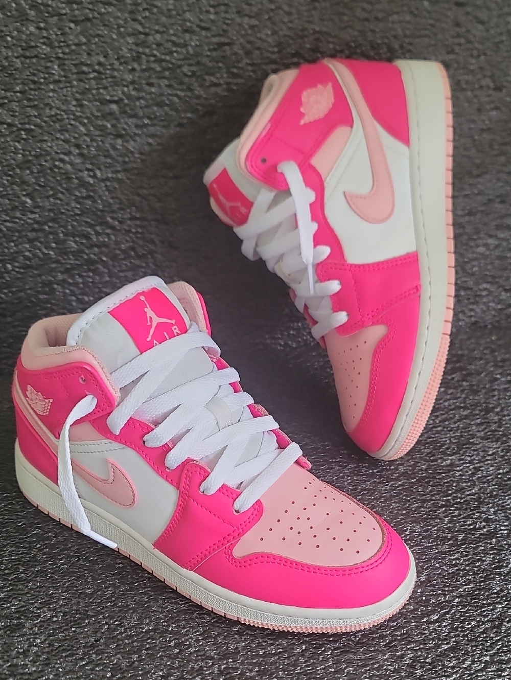 Nike Air Jordan 1 Mid "Fierce Pink" Wmns 5.5 - Picture 3 of 15
